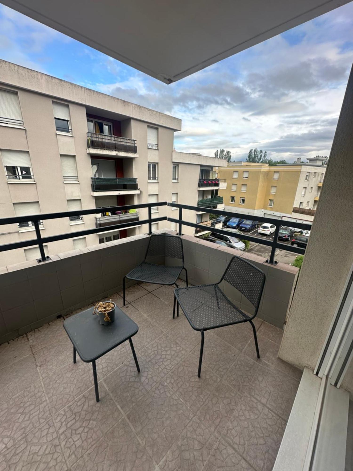 Apartamento Tres Beau Trois Pieces Avec Vue Degagee Estrasburgo Exterior foto